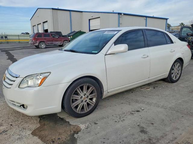 2005 TOYOTA AVALON XL  