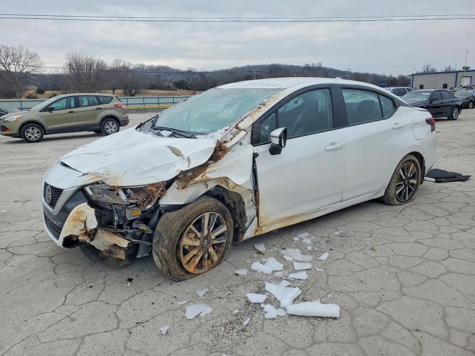 2021 NISSAN VERSA SV  