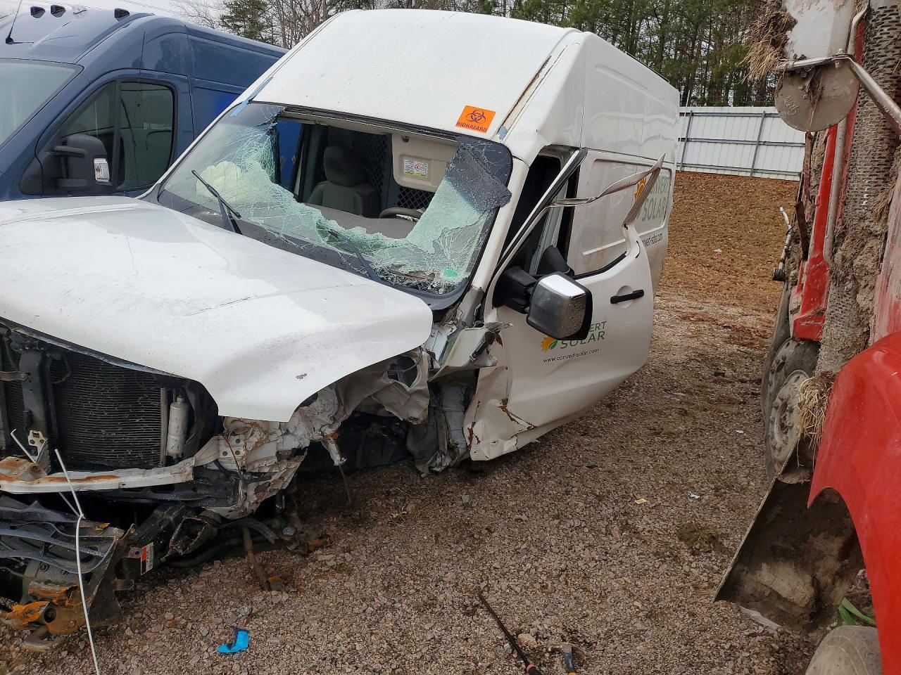 Vista de 2014 NISSAN NV2500 UTILITY / SERVICE VAN, ángulo 1