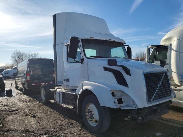 2017 VOLVO VNL SEMI TRUCK