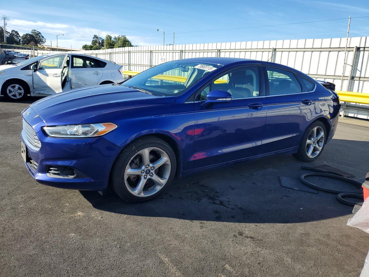Vista de 2015 FORD FUSION SE, ángulo 1