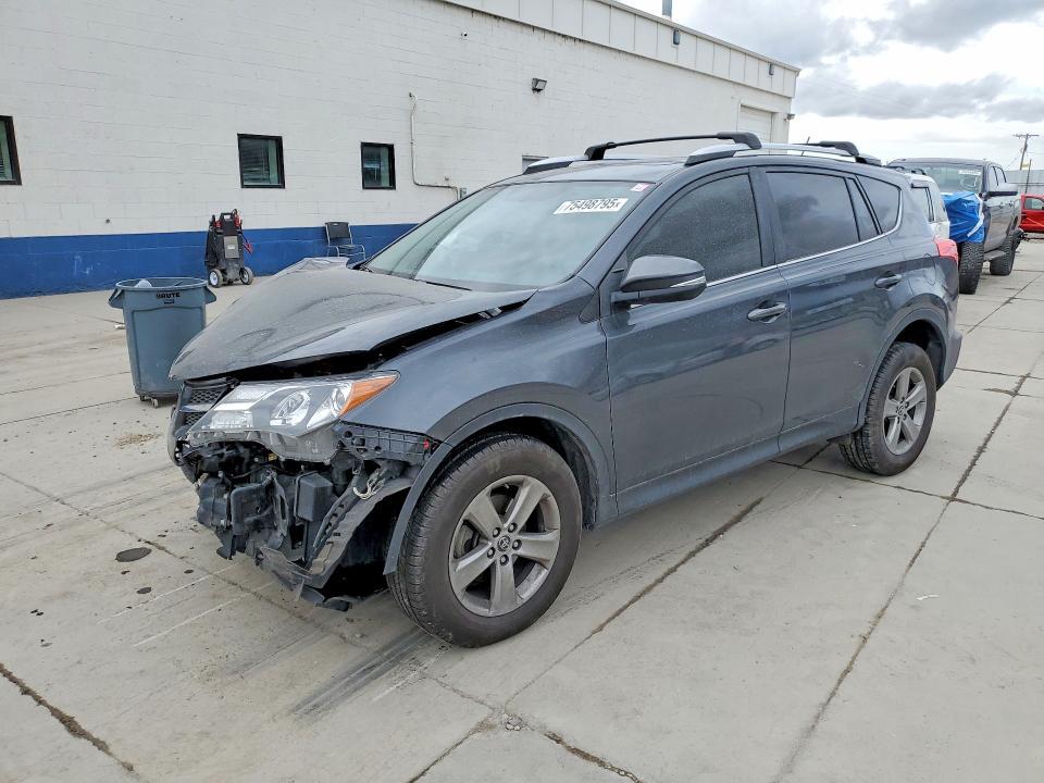 2015 TOYOTA RAV4 XLE  