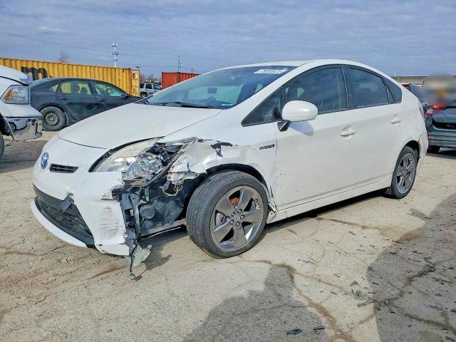 2013 TOYOTA PRIUS   