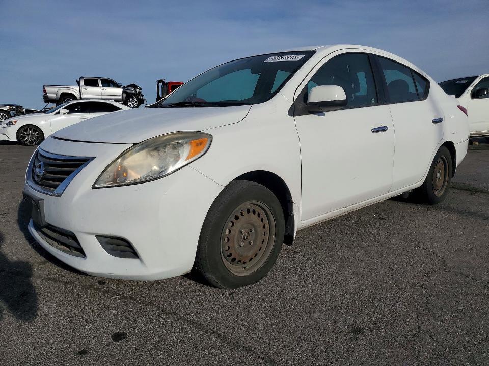 2014 NISSAN VERSA   