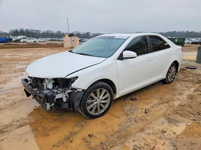 2014 TOYOTA CAMRY SE  