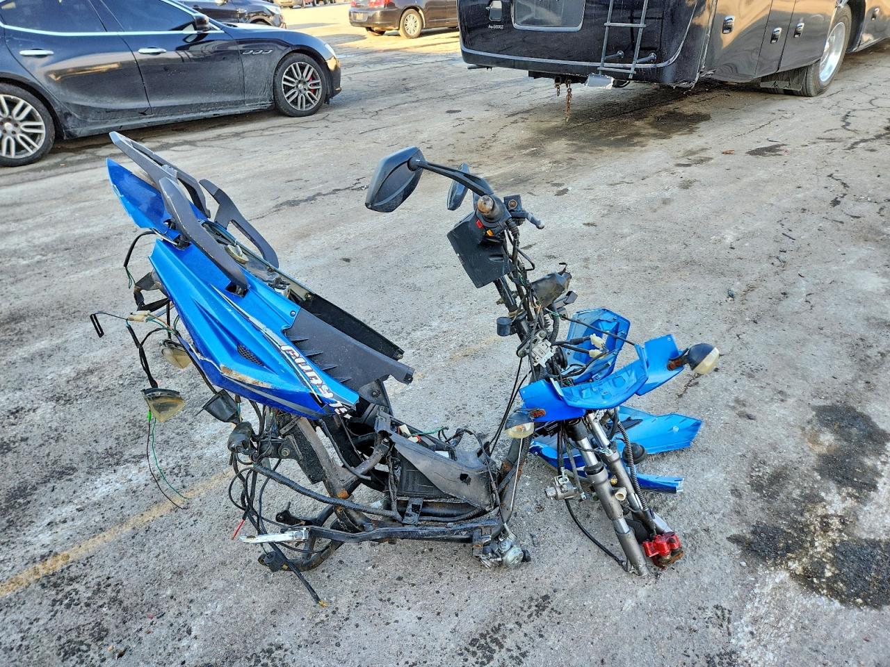 منظر 2017 BINTELLI JIAJUE MOPED، زاوية 1