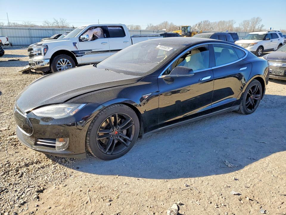 2015 TESLA MODEL S   