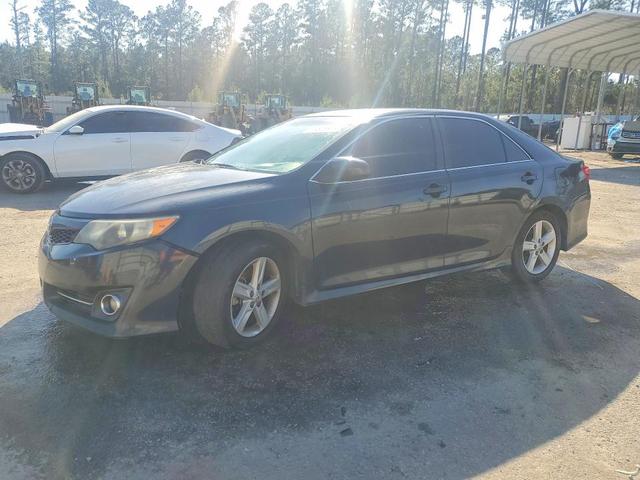 2014 TOYOTA CAMRY SE  