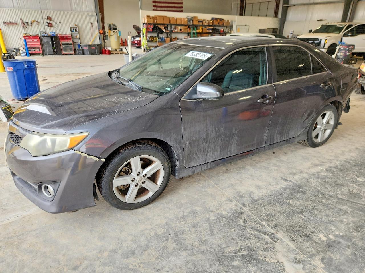 Vista de 2012 TOYOTA CAMRY SE, ángulo 1