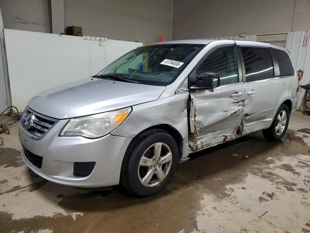 2010 VOLKSWAGEN ROUTAN SE  