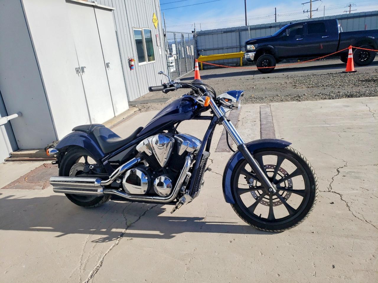 منظر 2019 HONDA VT1300 CX، زاوية 1