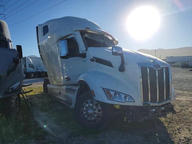 2025 PETERBILT 579 SEMI TRUCK