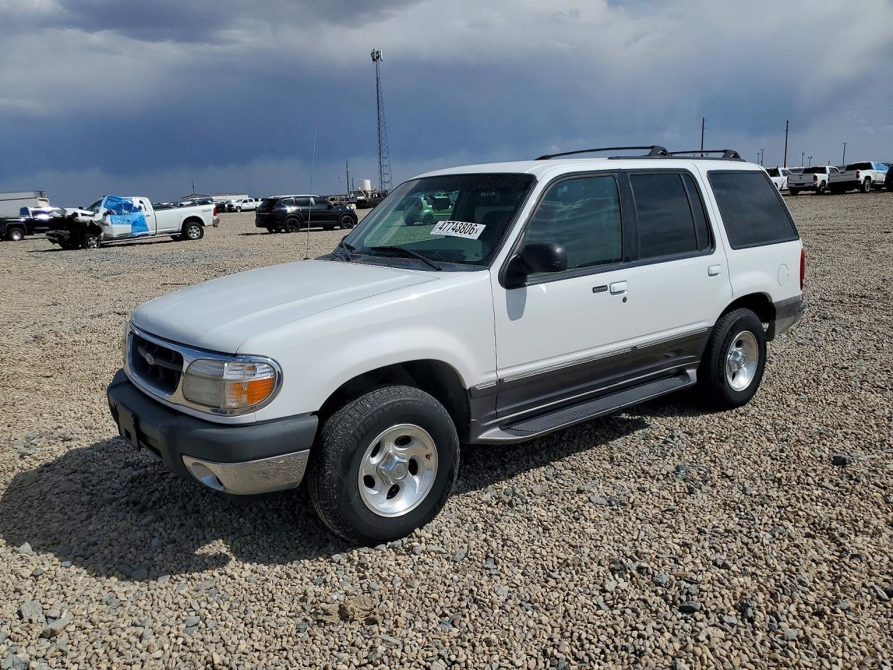 Vista de 2000 FORD EXPLORER XLT, ángulo 1
