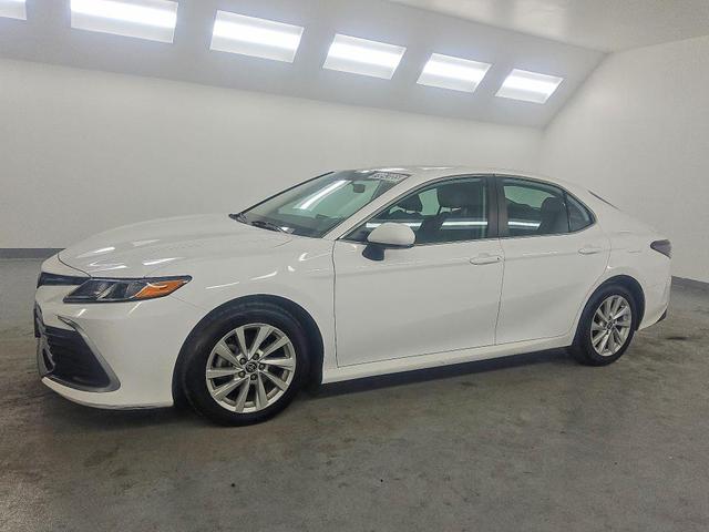 2022 TOYOTA CAMRY LE  