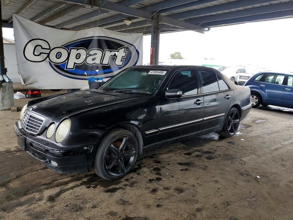 2001 MERCEDES-BENZ E 320  