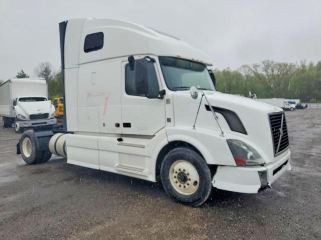 2012 VOLVO VNL SEMI TRUCK
