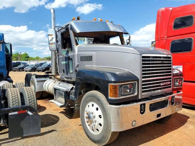 2020 MACK PINNACLE SEMI TRUCK