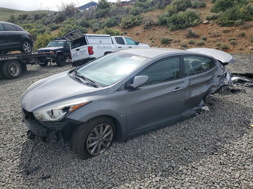 2014 HYUNDAI ELANTRA SE  