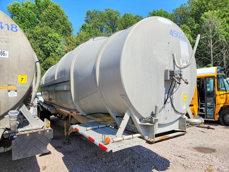 1979 FUEL TANK TRAILER