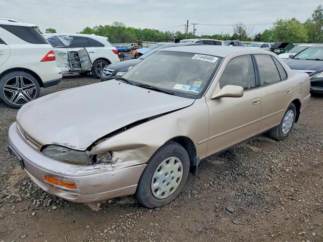 1995 TOYOTA CAMRY LE  