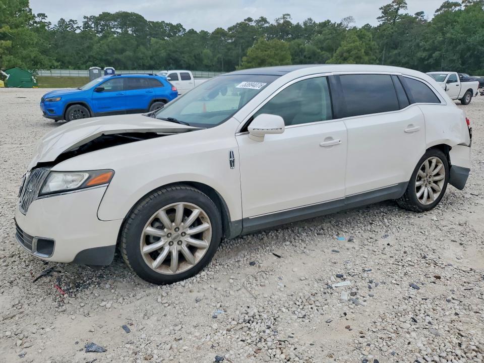 2010 LINCOLN MKT   