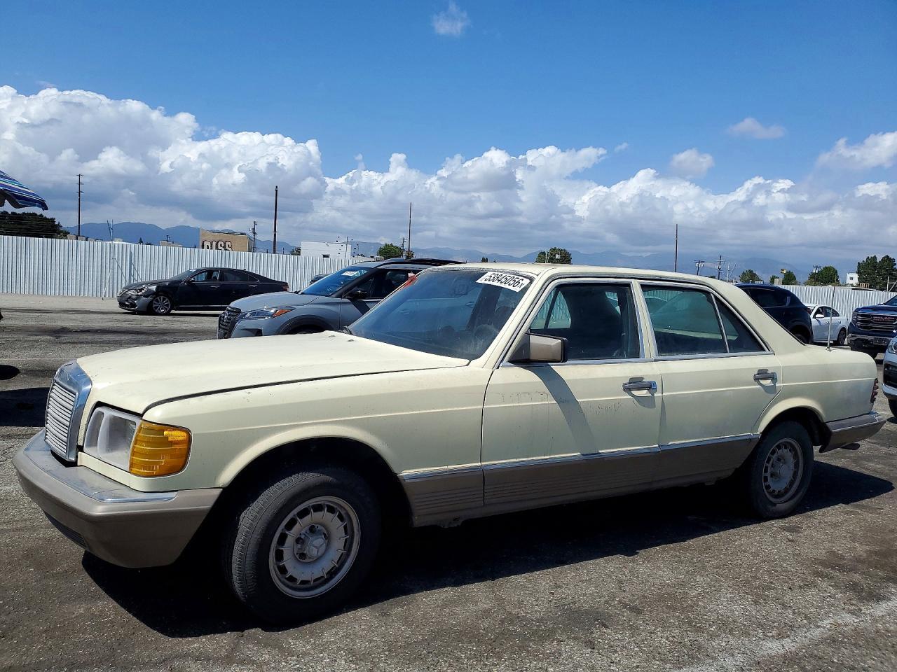 Vue de 1981 MERCEDES-BENZ 300 SD, angle 1