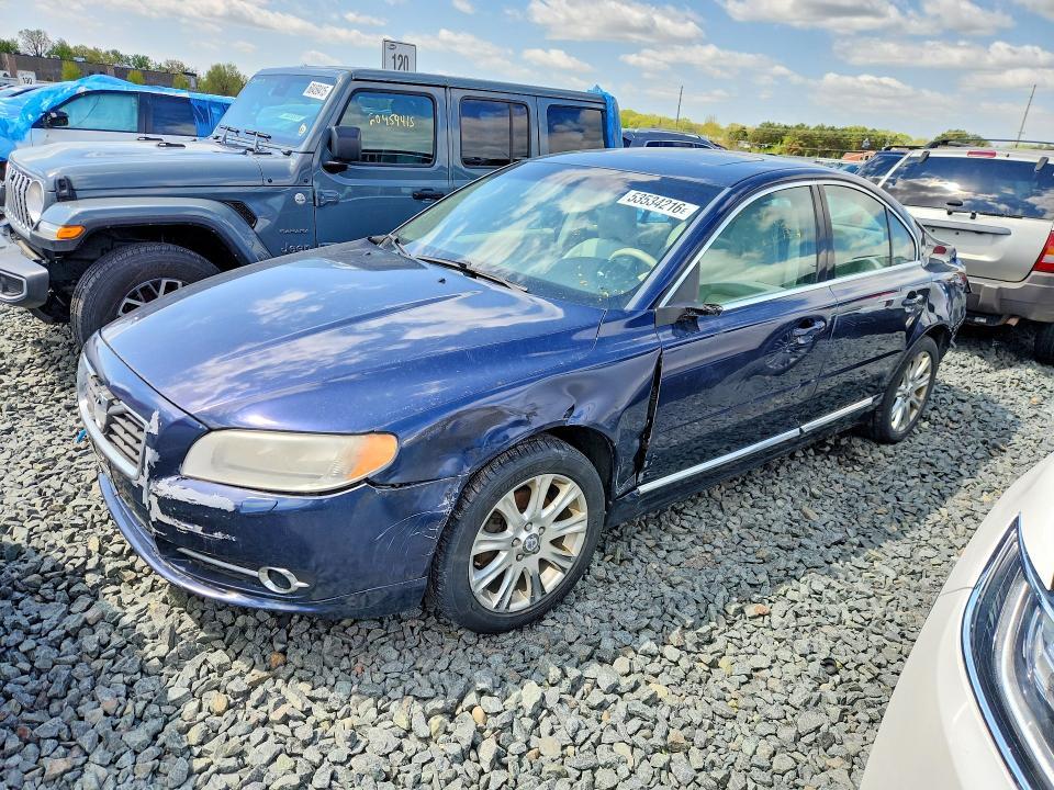 2010 VOLVO S80 32  