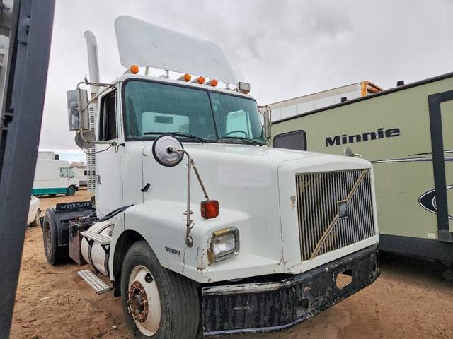 1996 VOLVO WG SEMI TRUCK
