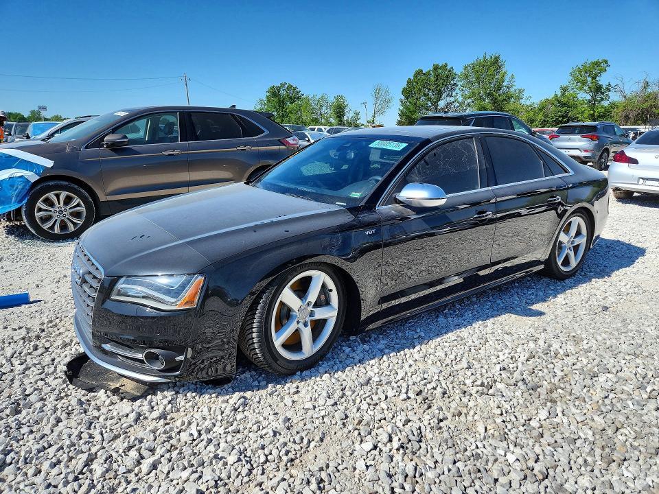2014 AUDI S8   
