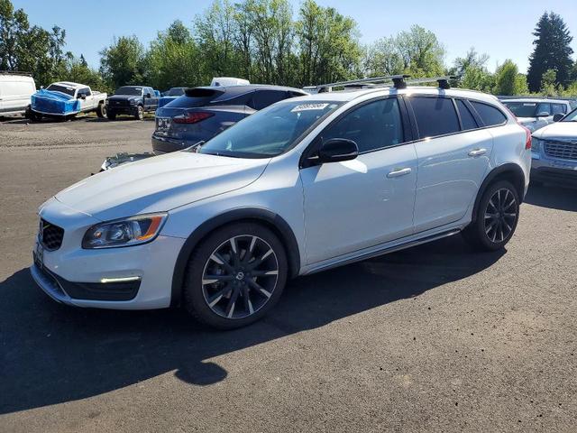 2017 VOLVO V60 CROSS COUNTRY PREMIER  