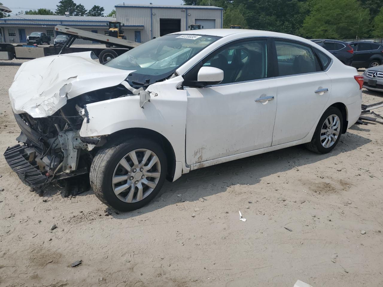 Vue de 2016 NISSAN SENTRA S, angle 1