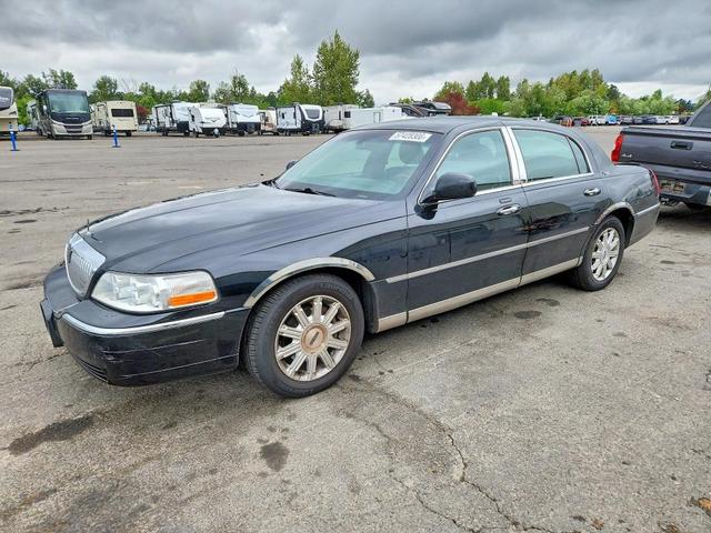 2009 LINCOLN TOWN CAR SIGNATURE LIMITED  
