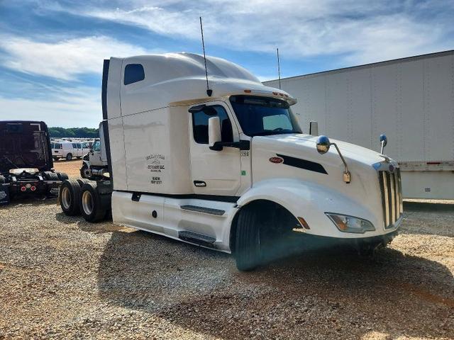 2022 PETERBILT 579 SEMI TRUCK