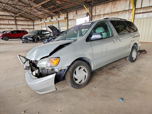 2003 TOYOTA SIENNA LE  