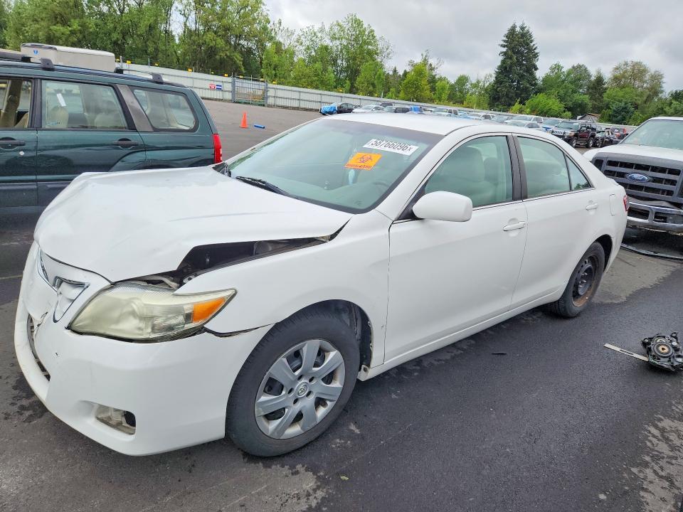 2011 TOYOTA CAMRY LE V6  