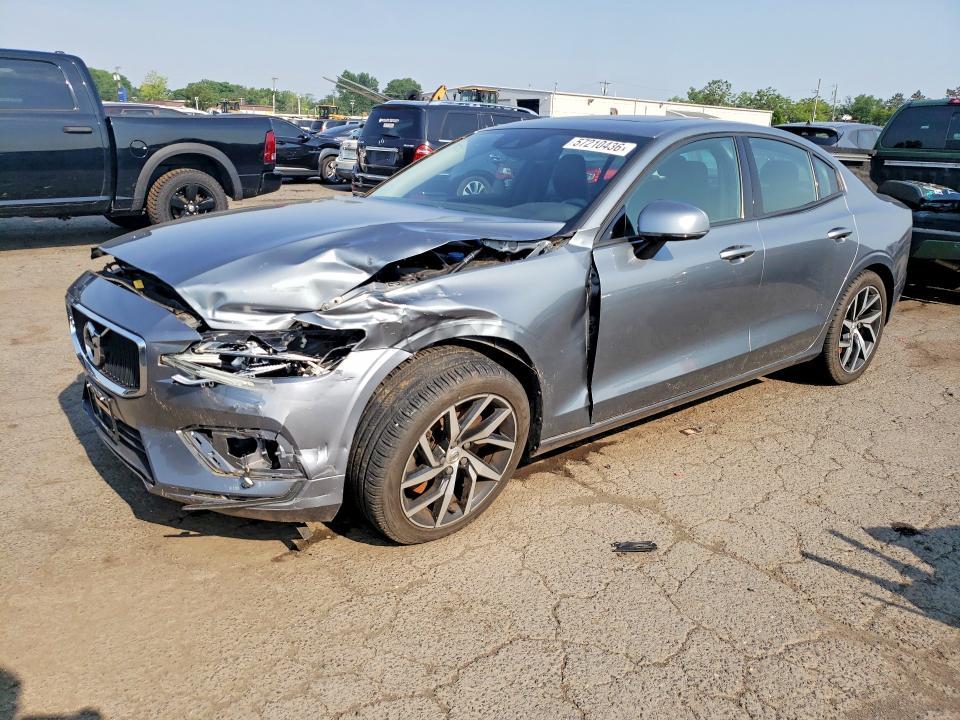 2019 VOLVO S60 T6 MOMENTUM  