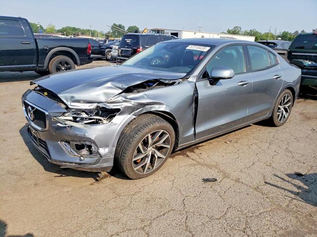2019 VOLVO S60 T6 MOMENTUM  
