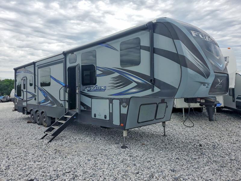 2017 KEYSTONE FUZION CAMPER