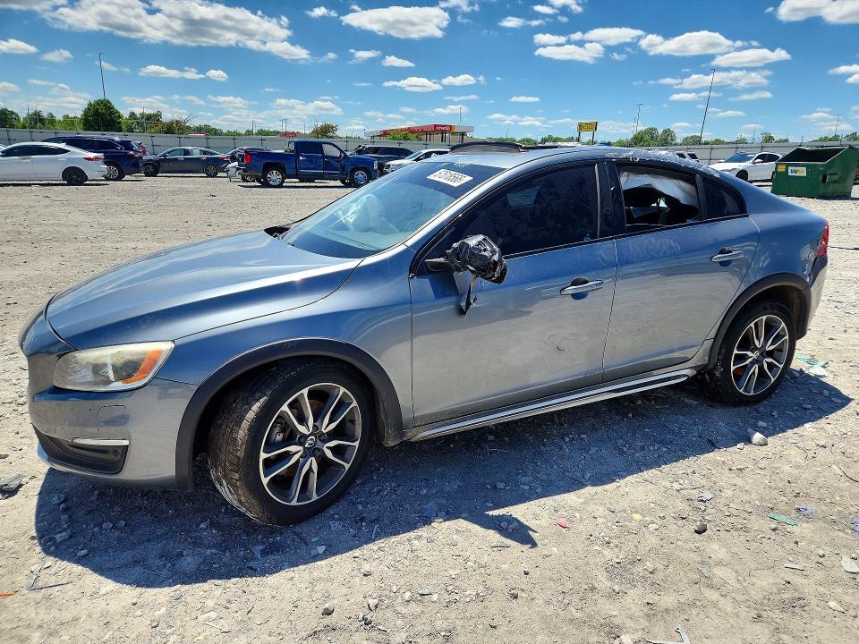2017 VOLVO S60 CROSS COUNTRY T5  