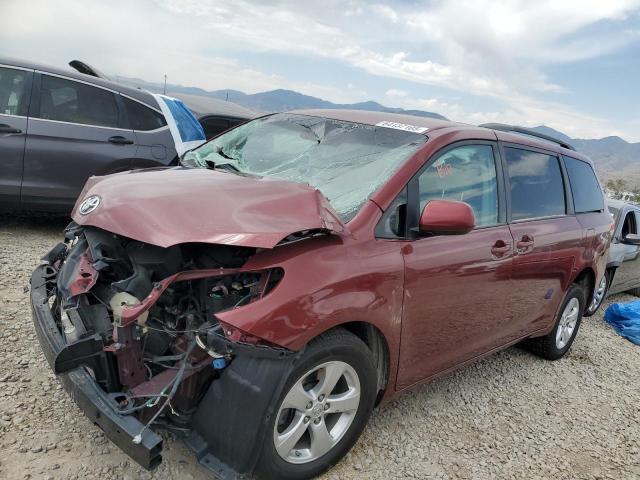 2013 TOYOTA SIENNA LE  