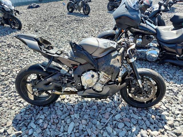 2016 YAMAHA YZFR1S   