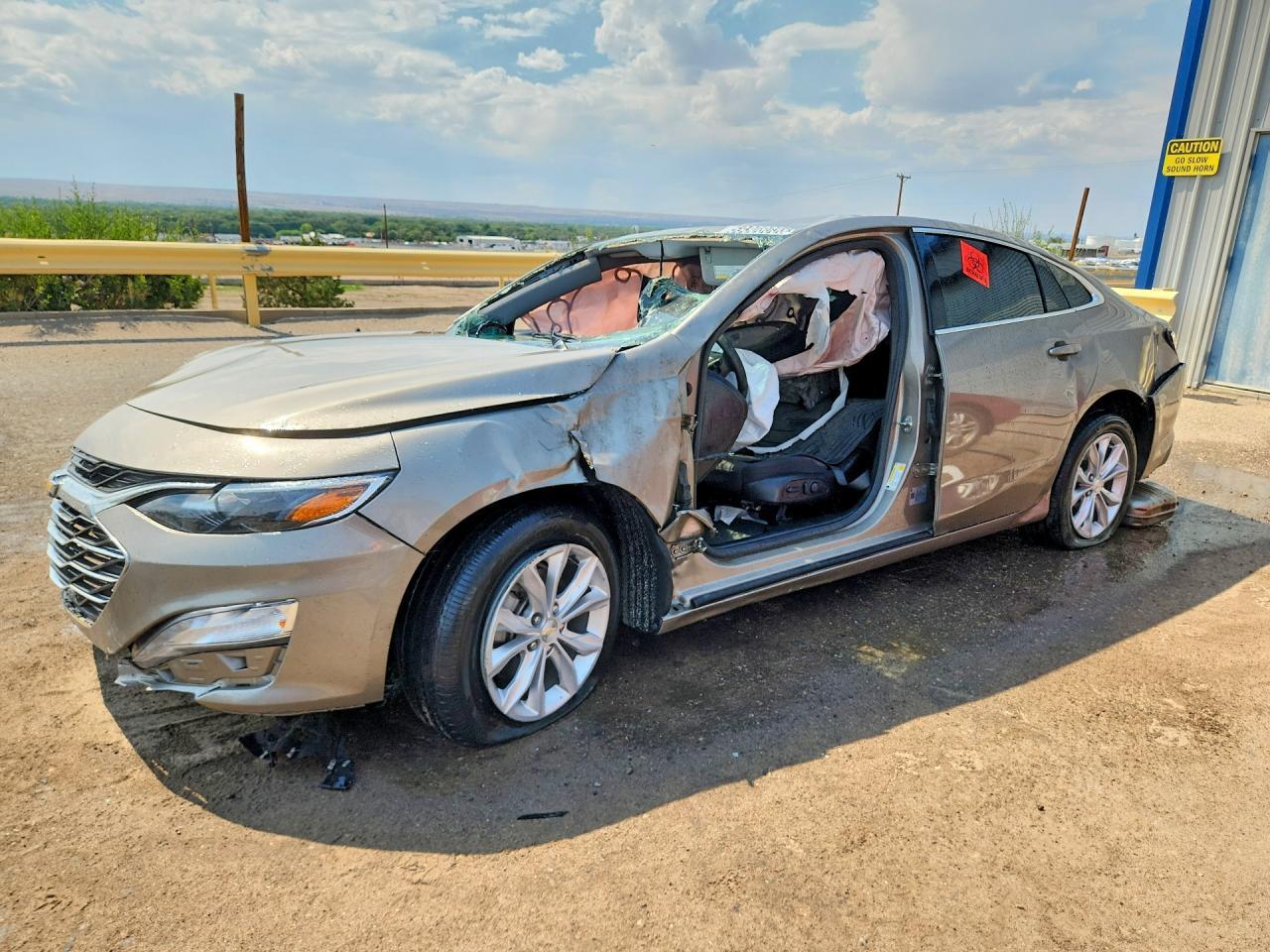 Vista de 2022 CHEVROLET MALIBU LT, ángulo 1