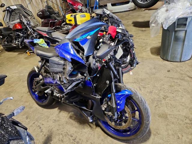 2024 YAMAHA YZFR7   