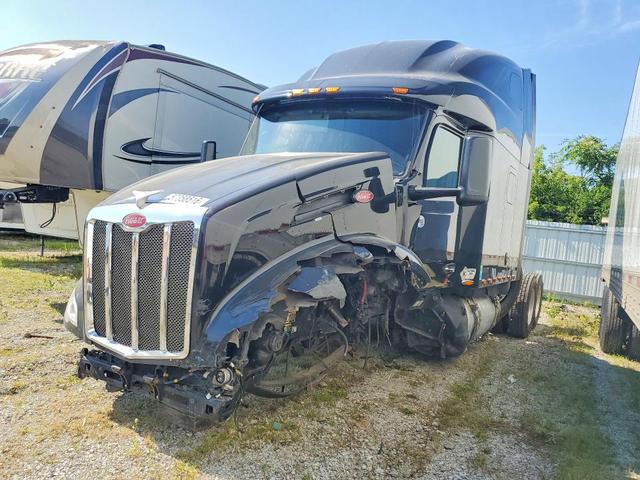 2022 PETERBILT 579 SEMI TRUCK