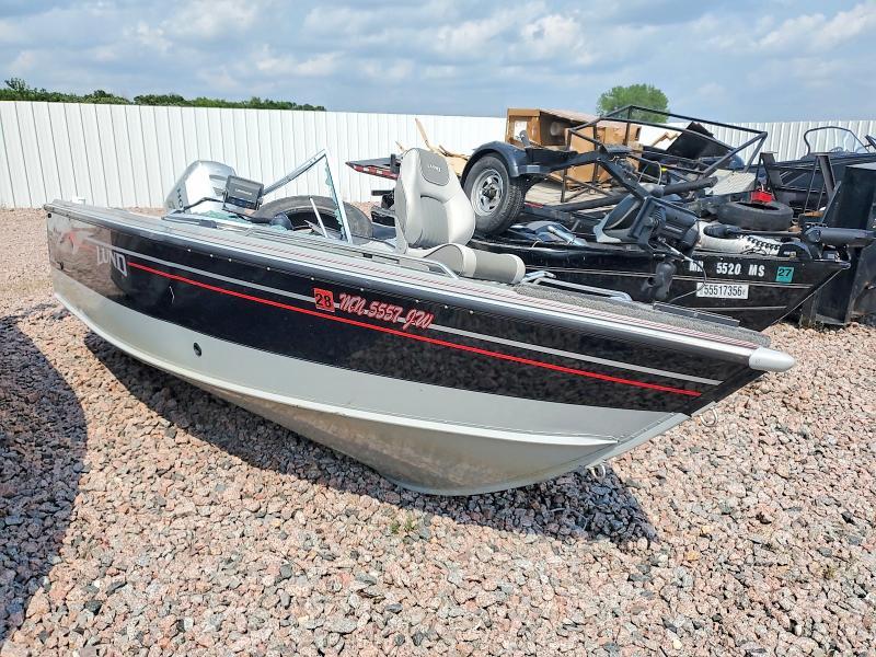 2005 LUND BOAT