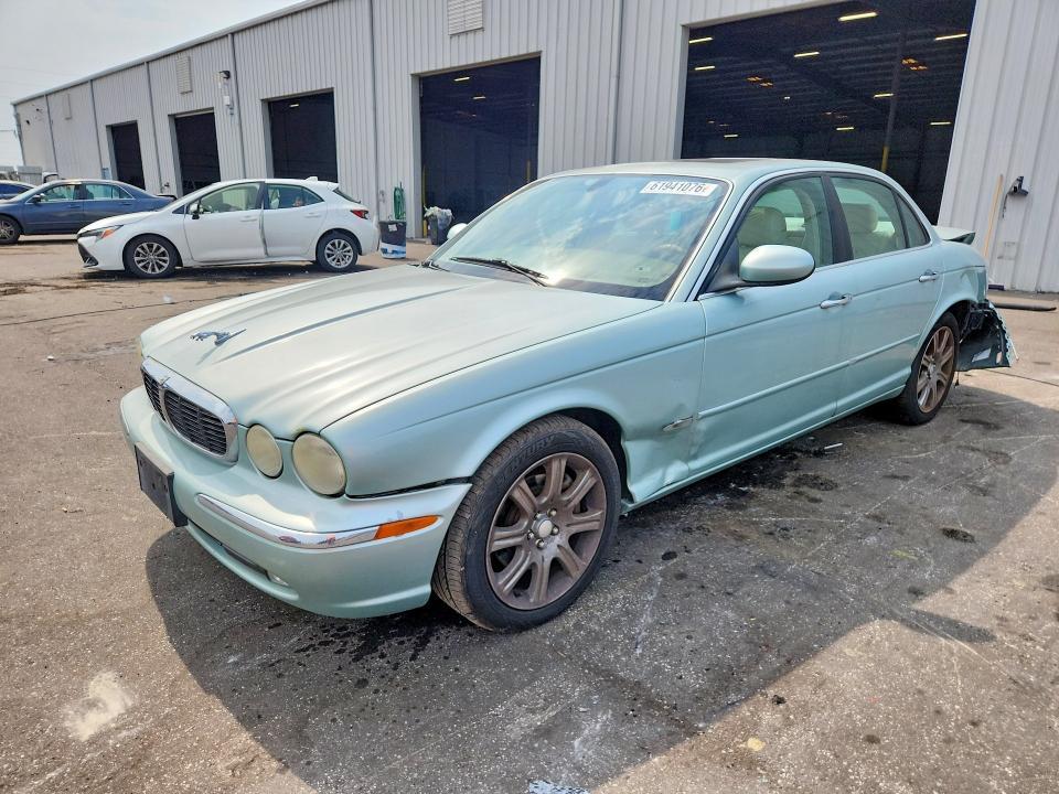 2004 JAGUAR XJ8   