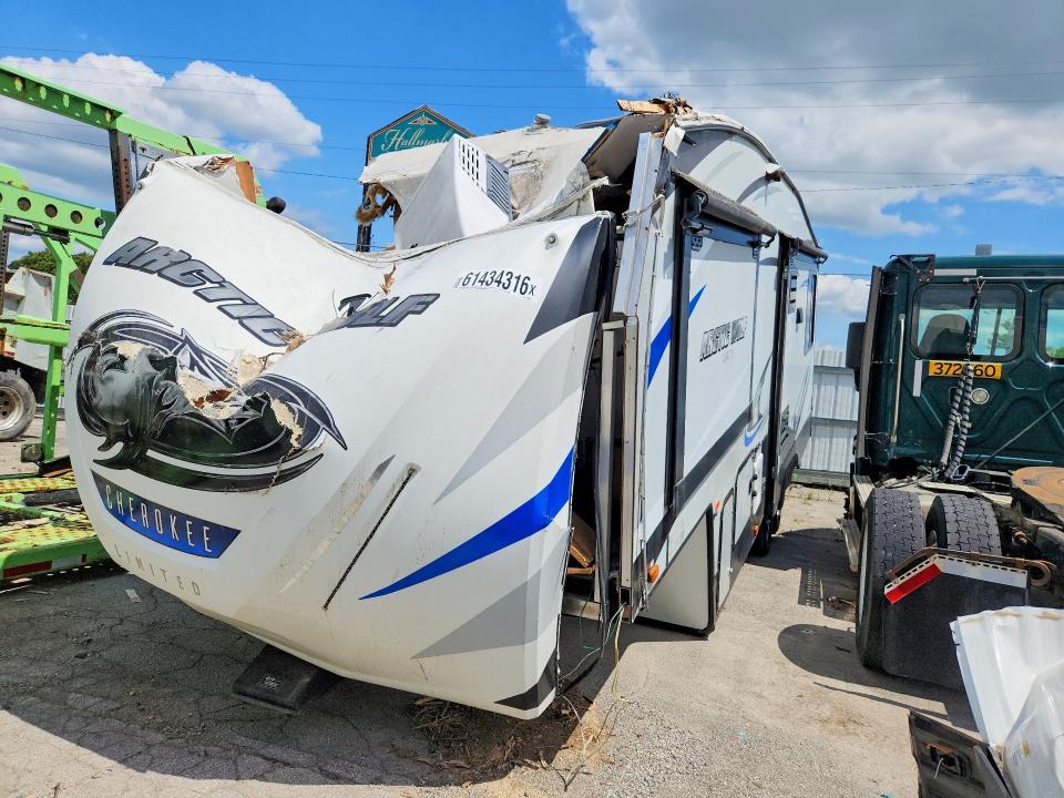 2019 FOREST RIVER ARCTIC WOLF CAMPER