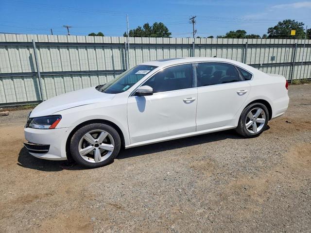 2013 VOLKSWAGEN PASSAT SE  