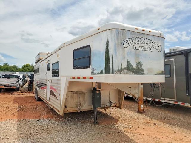 2005 BLOOMER HORSE TRAILER