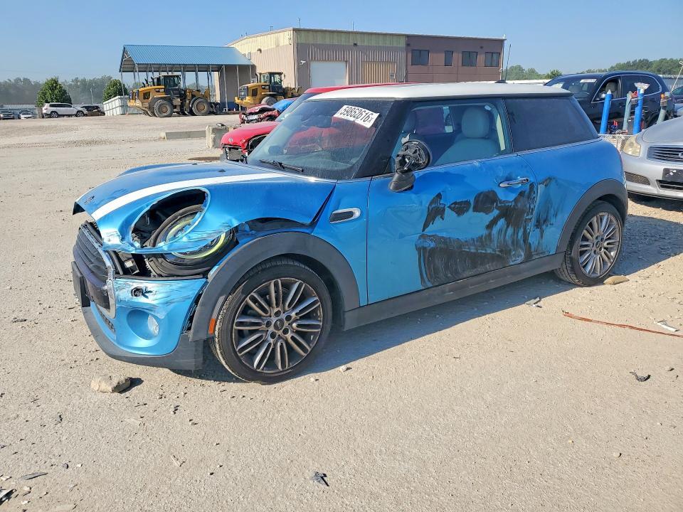 2019 MINI COOPER   